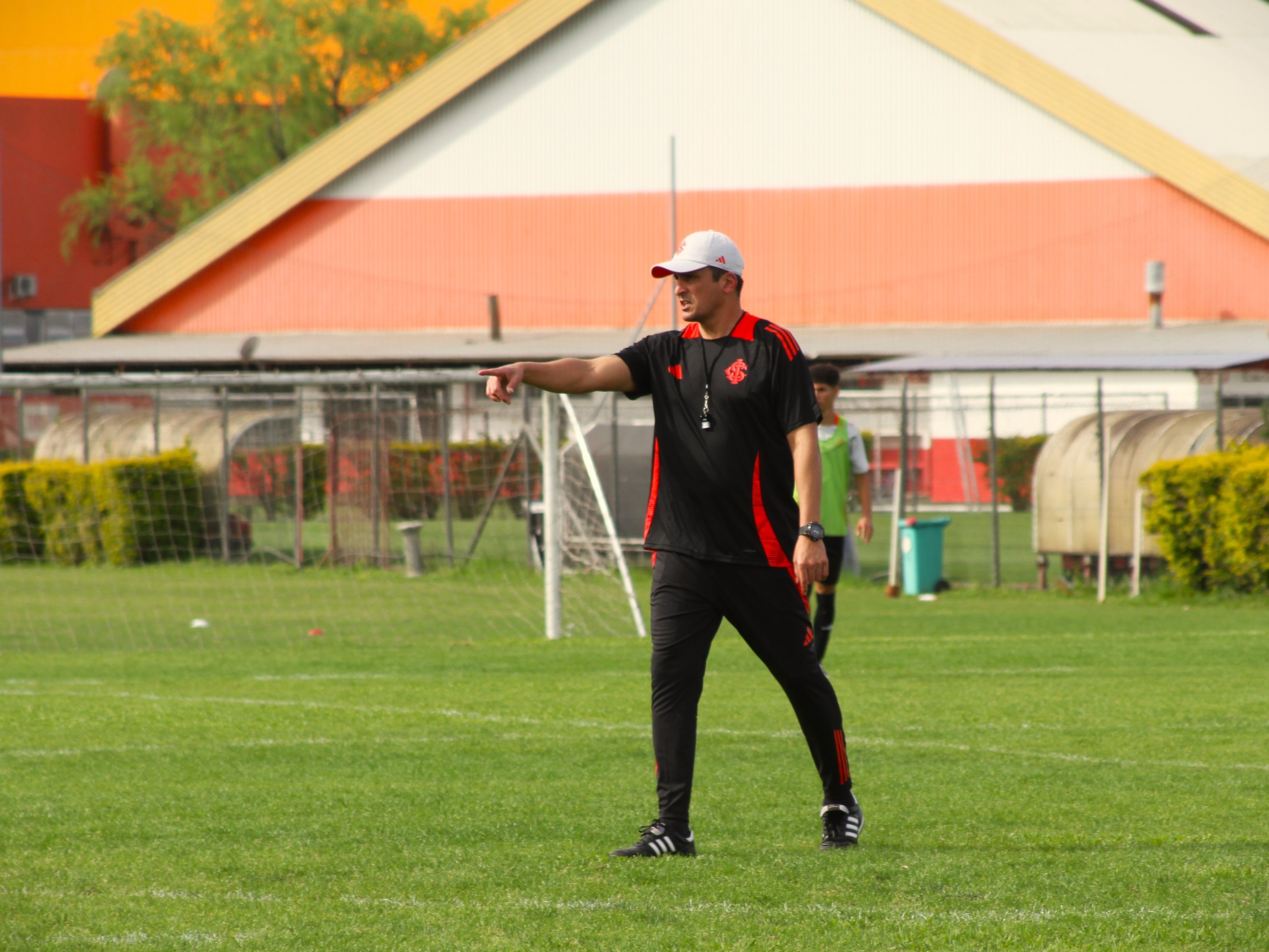 Douglas Rodrigues assume o Sub-15 do Internacional
