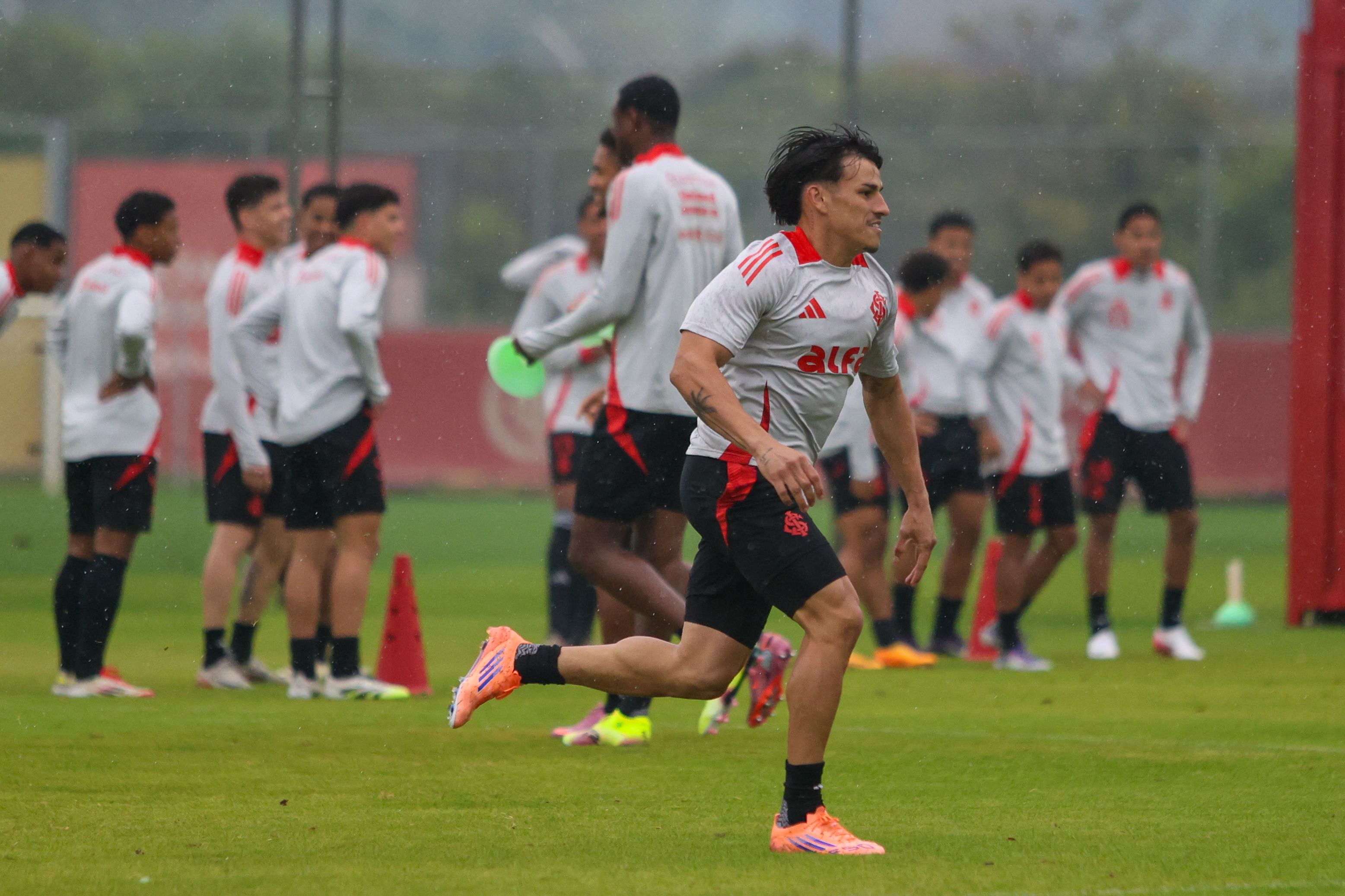 Colorado finaliza preparação para o confronto diante do Corinthians
