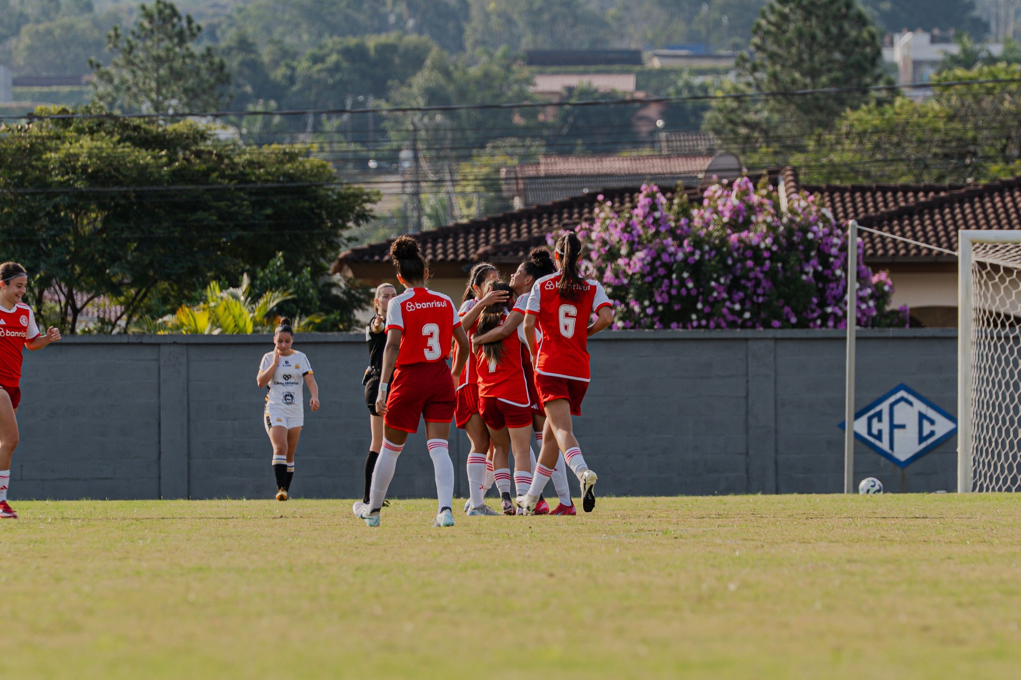 Gurias goleiam o Criciúma e largam na frente por vaga na semifinal do Brasileiro Sub-17