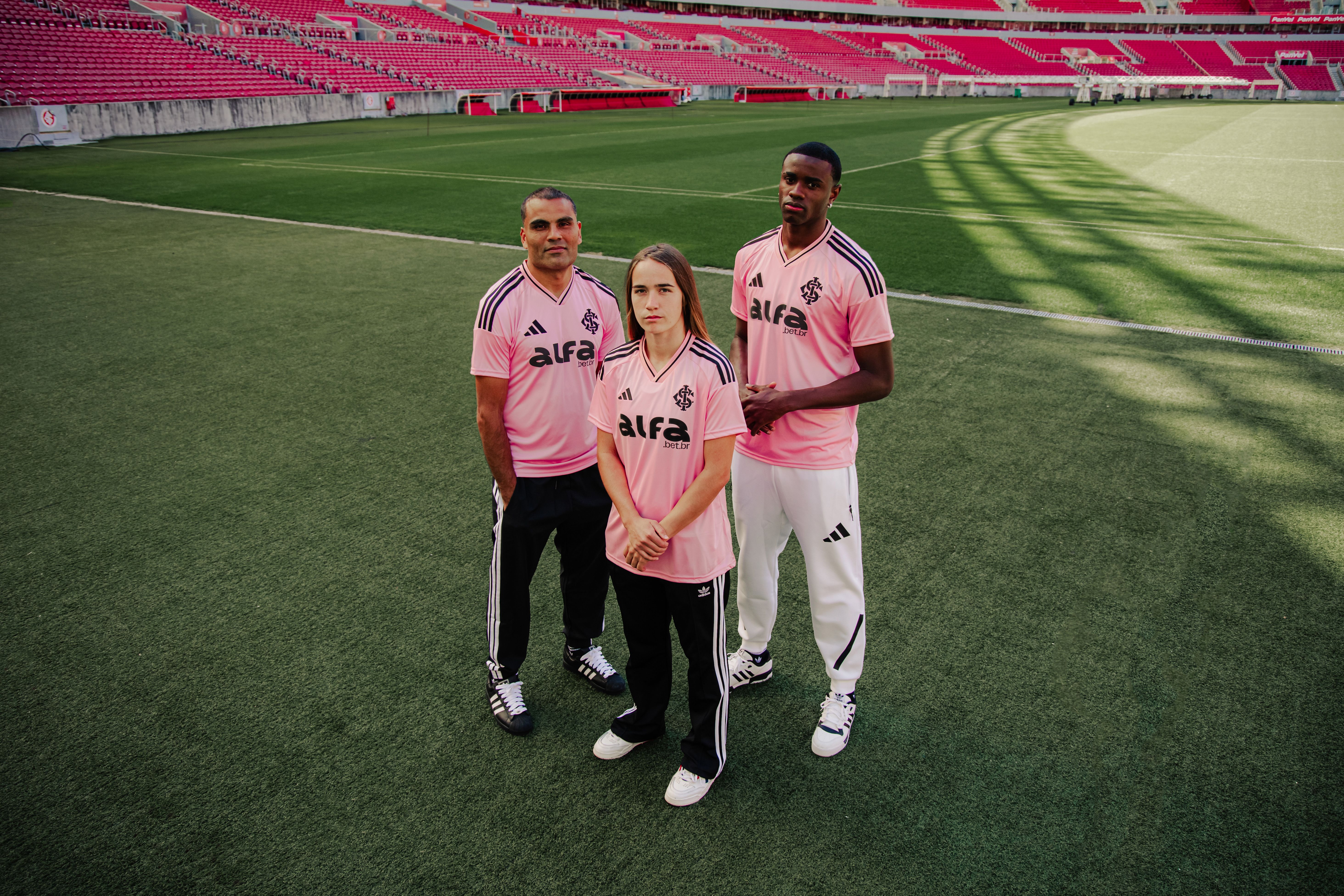 Inter e adidas se unem em apoio ao Outubro Rosa com lançamento de camisa especial