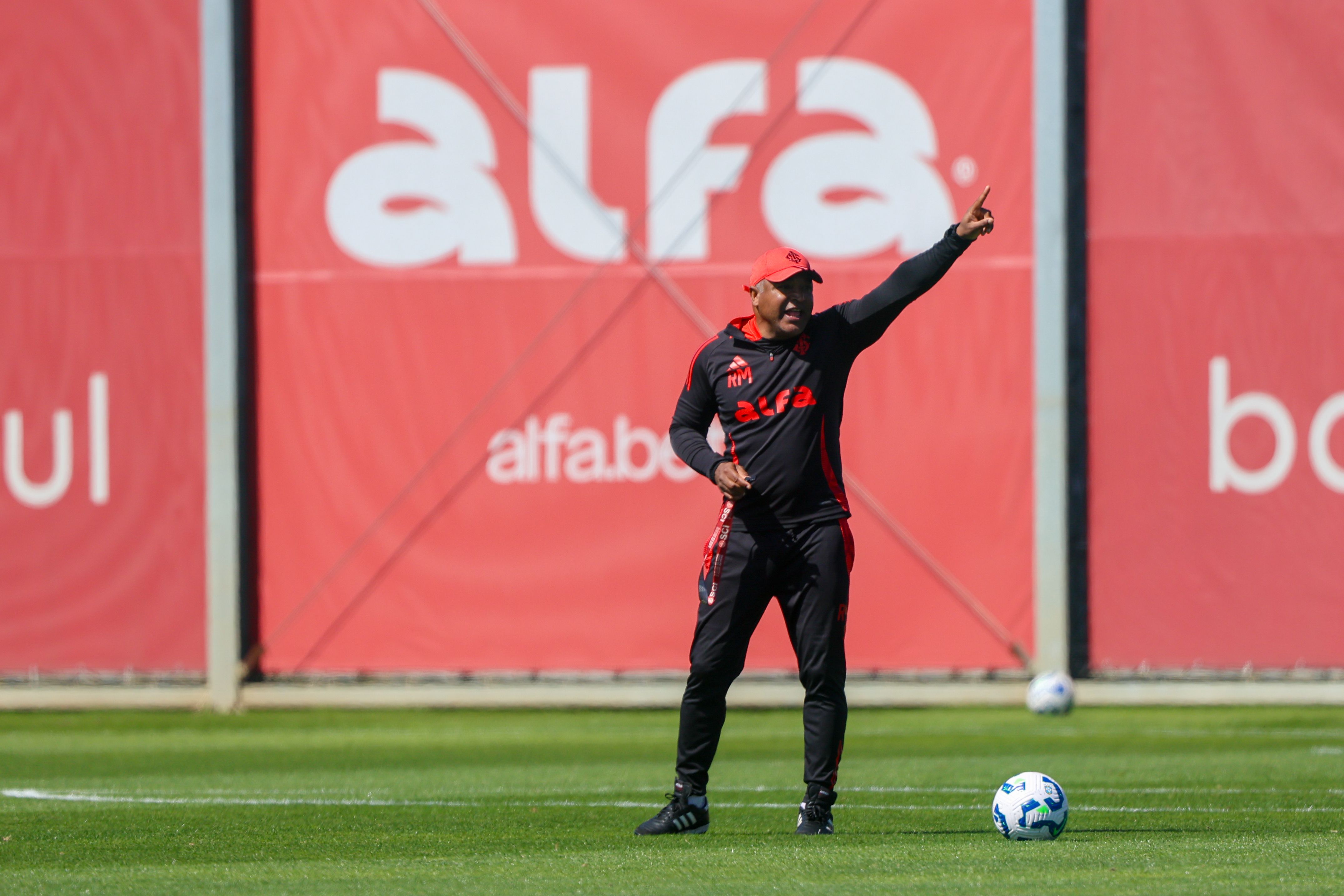Penúltimo treino antes de viajar à capital paulista