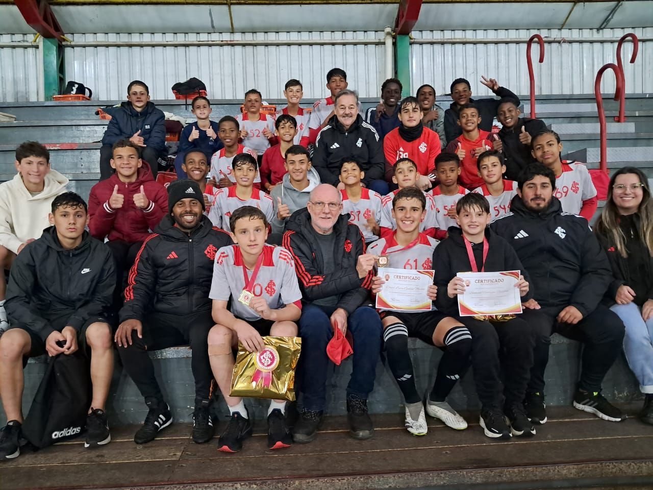 Celeiro de Ases premia atletas no projeto “Atleta Nota 10”