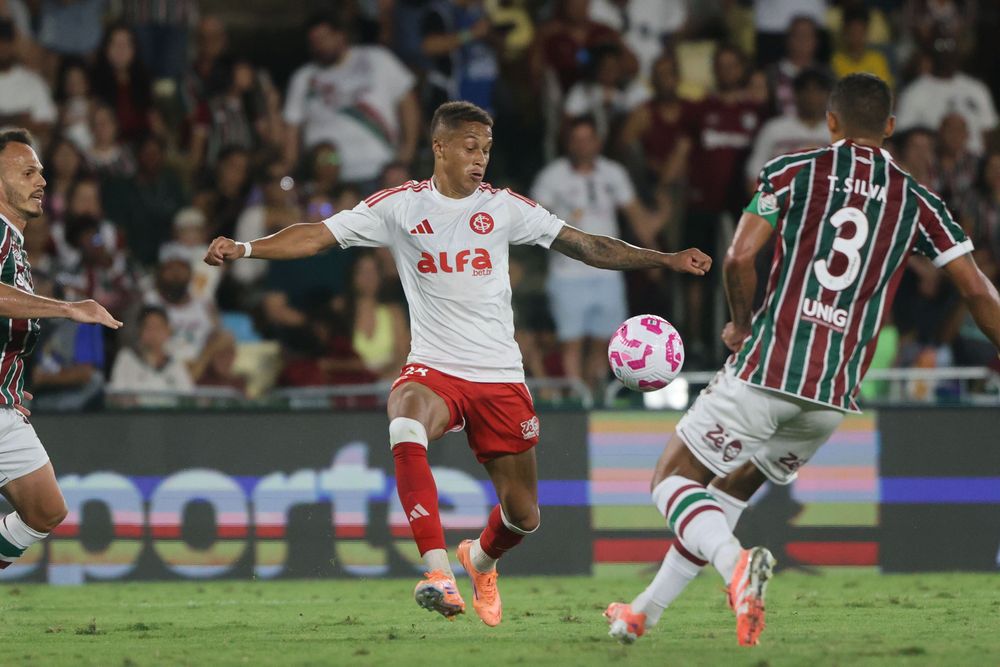 Inter é superado pelo Fluminense no Maracanã