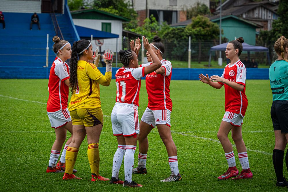 Gurias Coloradas garantem vaga na final da Copa Gramado com 100% de aproveitamen...