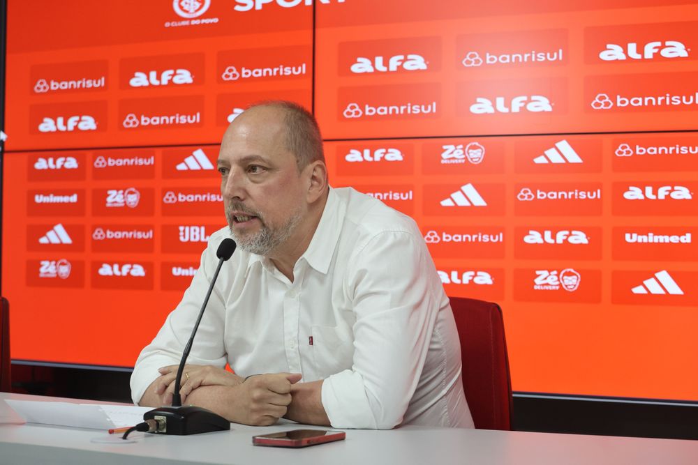 Presidente Alessandro Barcellos concede entrevista no CT Parque Gigante
